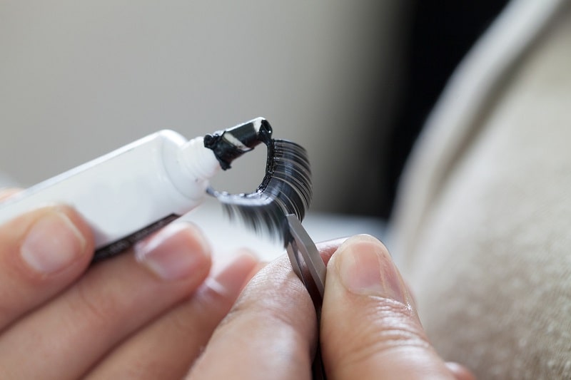 how-to-remove-eyelash-glue-from-clothes-kintegra-research